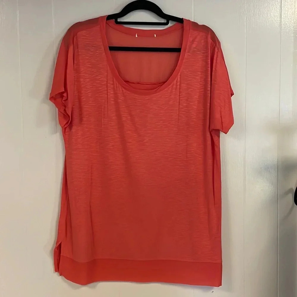 Tunic Super Flowy Portion of back and sleeves sheer